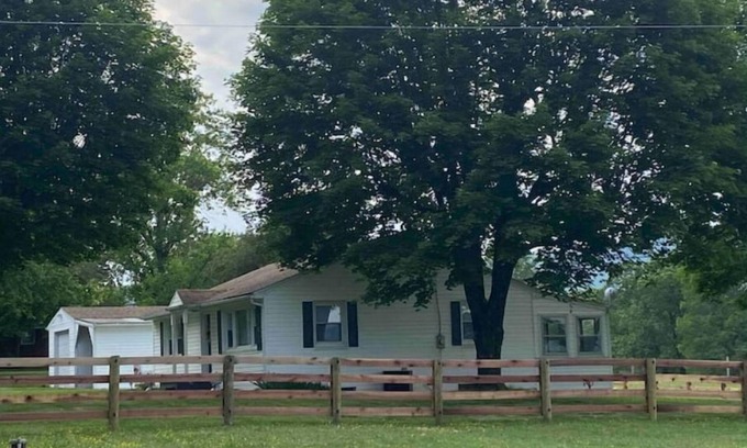 Elkton Cottage | Country View Cottage-Near Massanutten, Skyline drive,&JMU.A home away from home!