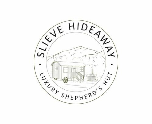 Dromore House | Countryside Shepherds Hut with hot tub wood fired