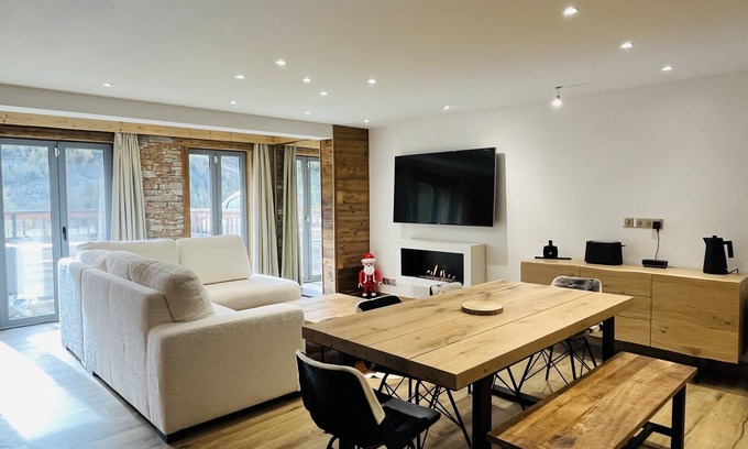 Isola Apartment | Coup de coeur Montagnard- 2 bedrooms - Fireplace - Garage