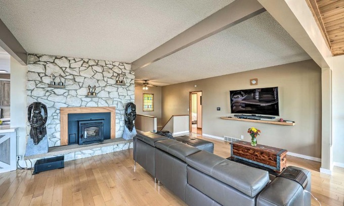 Coupeville House | Coupeville Home - Whale Watching From Deck!