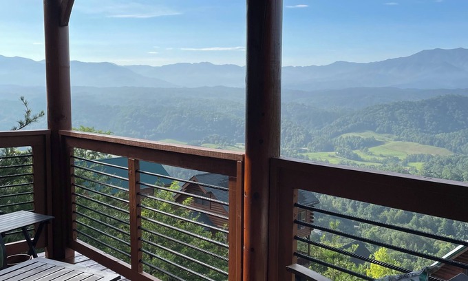 Sevierville Cabin | Couples Delight! Unobstructed Views of the Smoky Mountains National Park!