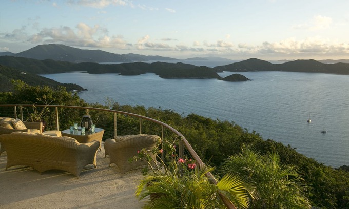 Estate Freemans Ground Villa | COUPLES RETREAT, HUGE OCEAN VIEWS, FREE KAYAKS & PADDLE BOARDS