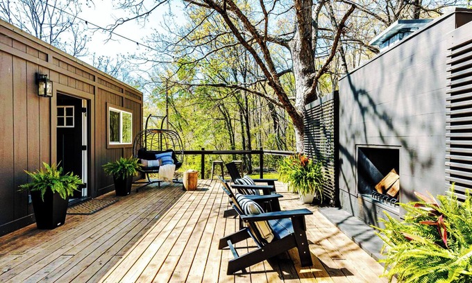 Blue Ridge Cabin | Couples Retreat: King Bed:Hot tub:Firepit:Projector & More