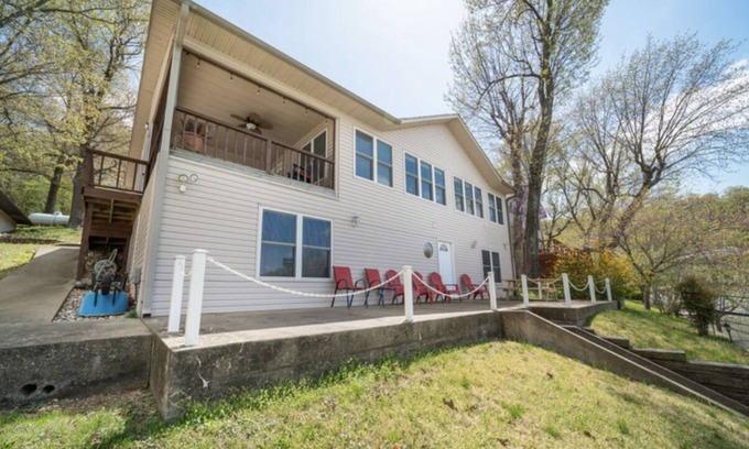 Grove House | Courthouse Hollow, Lakefront Home, 3 bed 2 bath, big views!