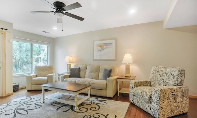 Hilton Head Island House | Courtside 81- Short Walk to the Beach- 2 BR 2.5 BA Updated Townhouse