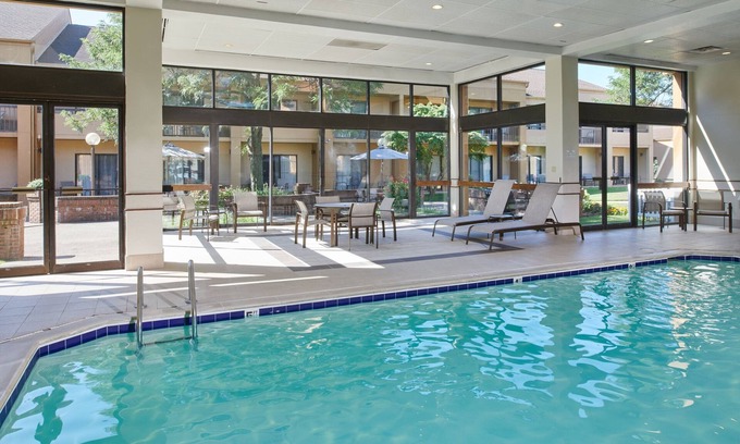 Dearborn Hotel | Courtyard by Marriott Detroit Dearborn