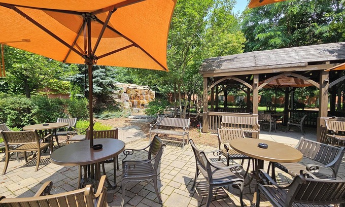 Hamilton Hotel | Courtyard by Marriott Hamilton