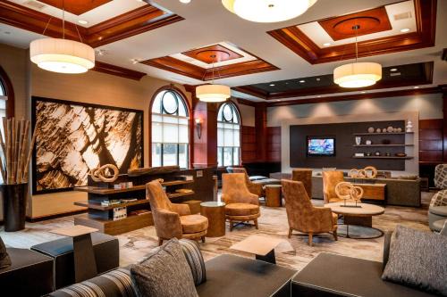 Downtown Hotel | Courtyard by Marriott Norfolk Downtown