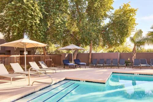 North Scottsdale Hotel | Courtyard Scottsdale North