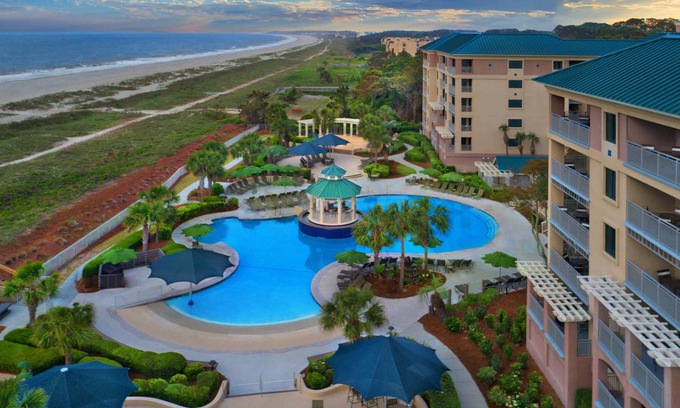 Palmetto Dunes Resort | Courtyard View - 2 Bedroom - Marriott's Barony Beach Club - Full Resort Access