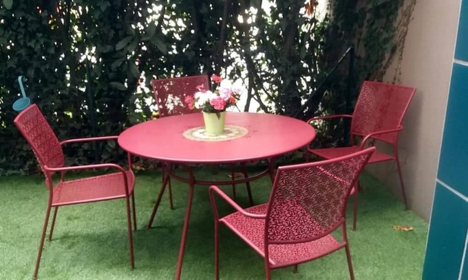 Alphonse Guerin Condo | Courtyard window