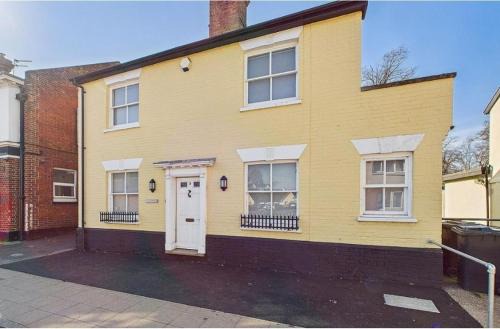 Diss House | Courtyards, 9 Mount street,Diss