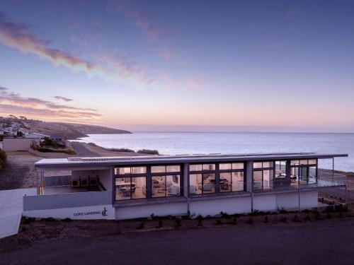 Penneshaw Apartment | Cove Landing Marina Apartments CL02-Apt:1,2 Sleeps 8