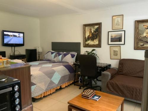 Greater Johannesburg Metropolitan Area Apartment | Coz Bachelor Pad in Randburg