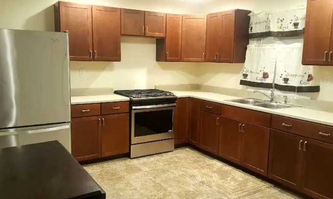 Harrisburg - Hershey House | Cozy 1 bed/1 bath fully furnished ished apartment
