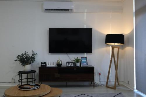 Cape Town City Centre Apartment | Cozy 1-bedroom apartment in amazing Cape Town with WiFi, AC