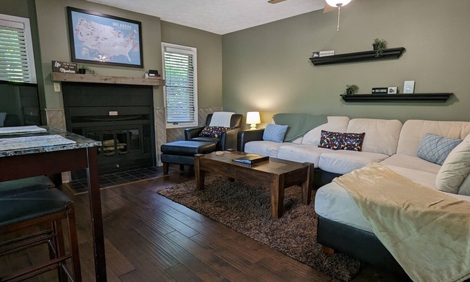 Nellysford Condo | Cozy 1 Bedroom Condo Off 12th Hole at Devil's Knob Golf Course