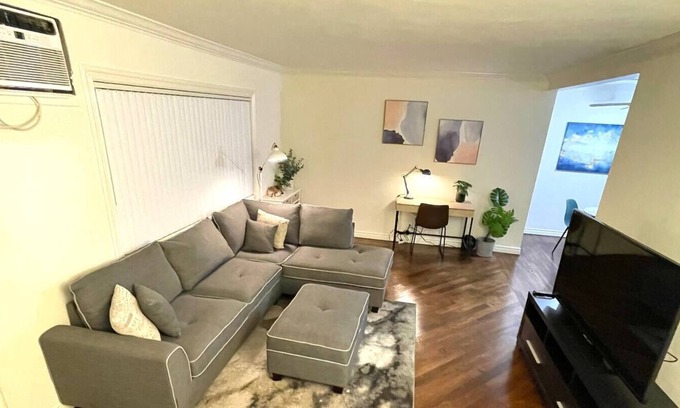 Glendale Apartment | Cozy 1 Bedroom minutes from Glendale Galleria