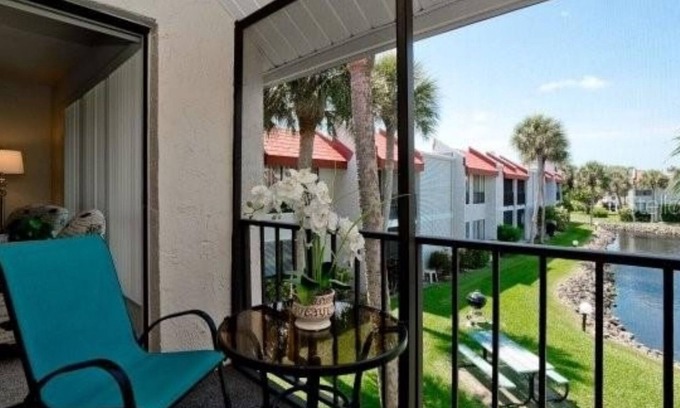 Bradenton Beach Condo | Cozy 1-bedroom condo with large pool, fishing pier, and pickleball courts