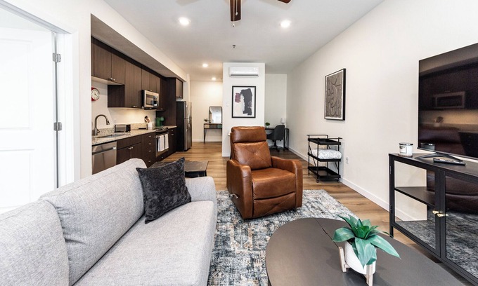 Mountain Shadows Apartment | Cozy 1-bedroom apartment with AC, WiFi in welcoming west Colorado Springs