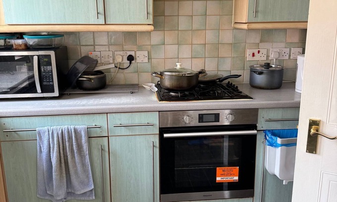 Westminster Apartment | Cozy 1-bedroom with AC, WiFi in charming London