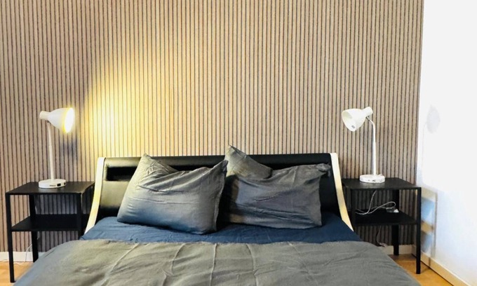 Brigittenau Apartment | Cozy 1BR Apartment for 3P | 15 Min to Augarten