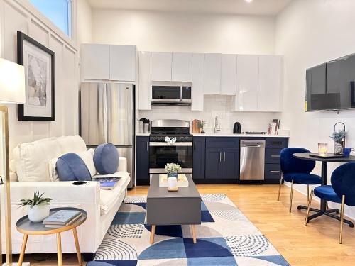 Downtown Apartment | Cozy 1BR Apt Downtown Steps from Convention Center