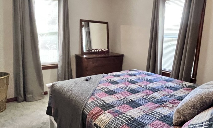 Red Wing House | Cozy 2 Bedroom close to Cannon Valley Trail