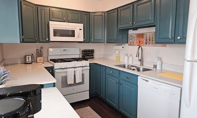 Montgomery Park Condo | Cozy 2-bedroom condo in Uptown Albuquerque