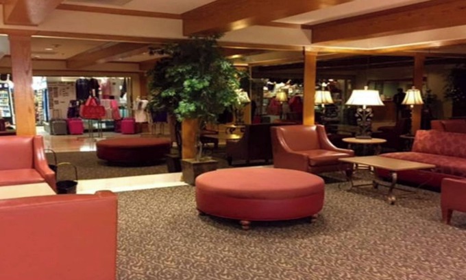 Las Vegas Strip Condo | Cozy 2-bedroom condo on the strip. Sleeps 6 to 8 people, fitness room, and pool.