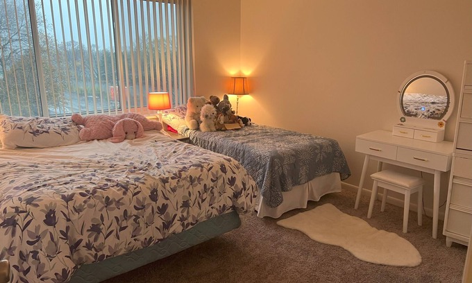 Rochester Condo | Cozy 2-bedroom condo with fitness room, indoor pool, WiFi in lovely Brighton