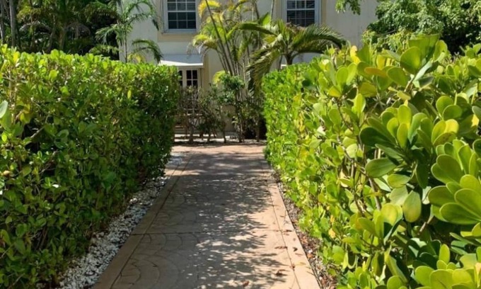 Coconut Grove House | Cozy 2 bedroom home in the heart of Coconut Grove - Walk Everywhere!