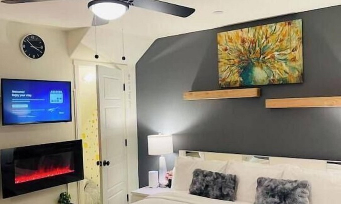 Pumpkin Center Apartment | Cozy 2 bedroom private guest suit