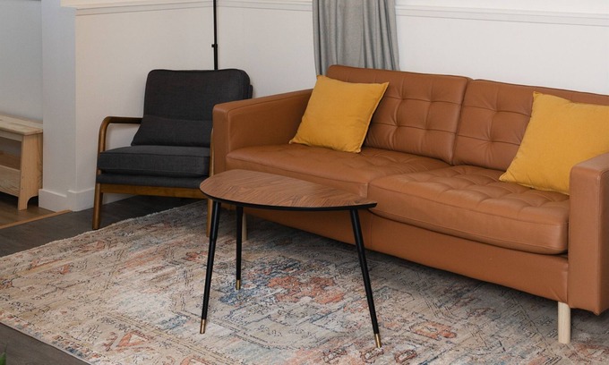 East Kootenay House | Cozy 2 Bedroom Steps to Downtown Fernie