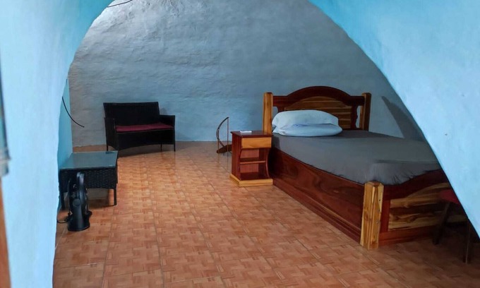 Los Planes House | Cozy 2-bedroom townhome in charming Provincia de Puntarenas with AC, WiFi