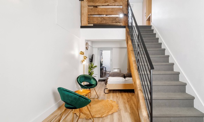 Downtown Montreal Apartment | Cozy 2 floors 2 bed Loft in AAA location Downtown Montreal
