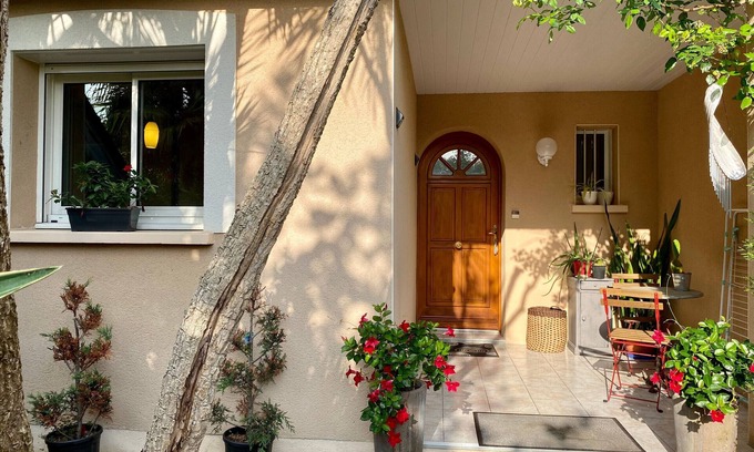 Pontchateau Cottage | Cozy 2000s Home in Peaceful Village, Private Garden, Nearby Beaches, WiFi, A/C, Parking