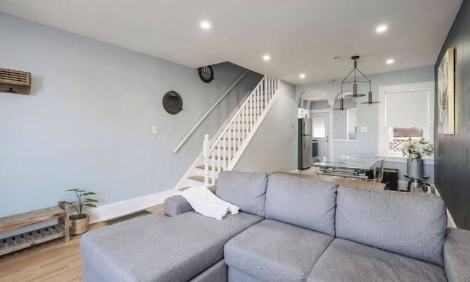 Bridgeview Apartment | Cozy 2bd with beautiful view of Detroit River