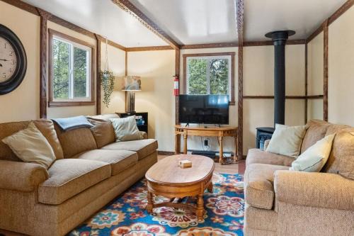 Fairplay House | Cozy 2BR Alma Mountain Cabin