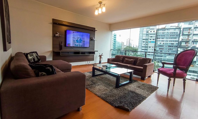 Petit Jean Ocharan Apartment | Cozy 2BR Apartment - Partial Ocean View & Central Miraflores Location