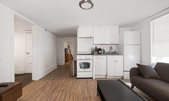 Ventnor City Apartment | Cozy 2BR By the Beachside