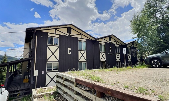 Baldy Mountain House | Cozy 2BR Condo Escape - Fireplace, Near Downtown
