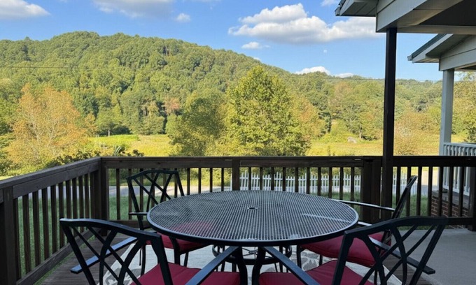 Vilas Cabin | Cozy 2BR Mountain Cabin w/River Views & Patio