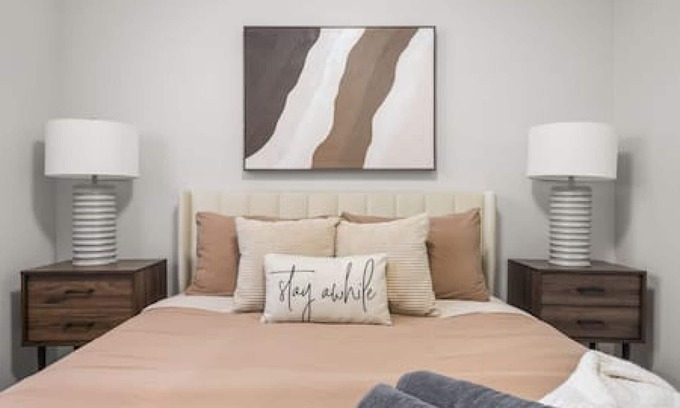 Southeast Calgary House | Cozy 2BR, Wolf Willow SE, close to HWY