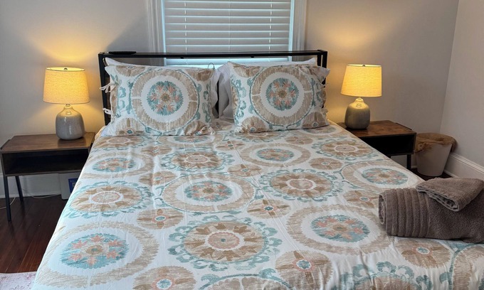 Charlotte House | Cozy 3/1 centrally located in the city. Perfect for families. Pet friendly!