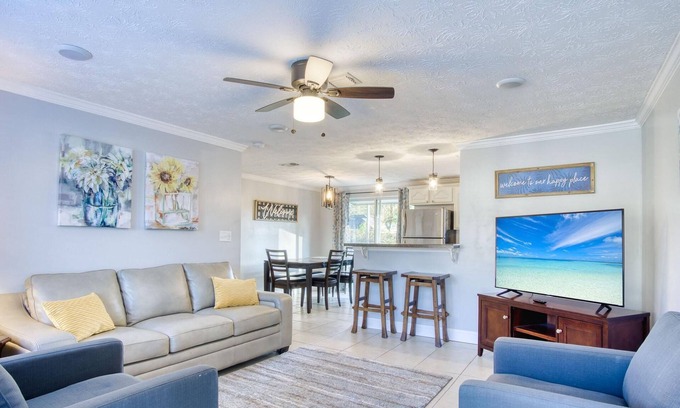 Orange Park House | Cozy 3/2 in Orange Park, Pet Friendly.