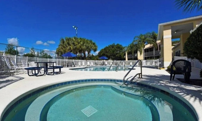 West Kissimmee Condo | Cozy 3-bedroom condo very close to Disney