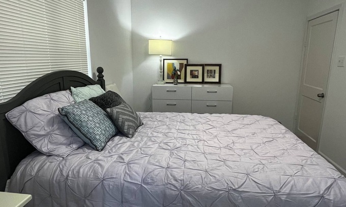 Katy House | Cozy 3-bedroom house in Old Katy Town