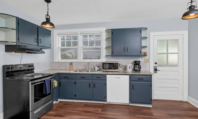 Rosewood House | Cozy 3-bedroom townhome in charming Columbia with WiFi, AC