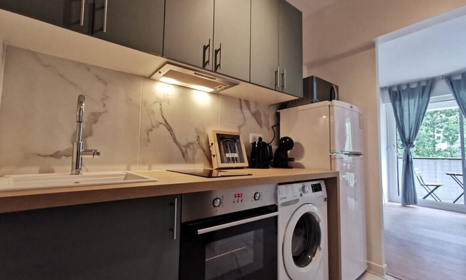 Merignac Apartment | Cozy 36 M² With Balcony Perfect For 2.